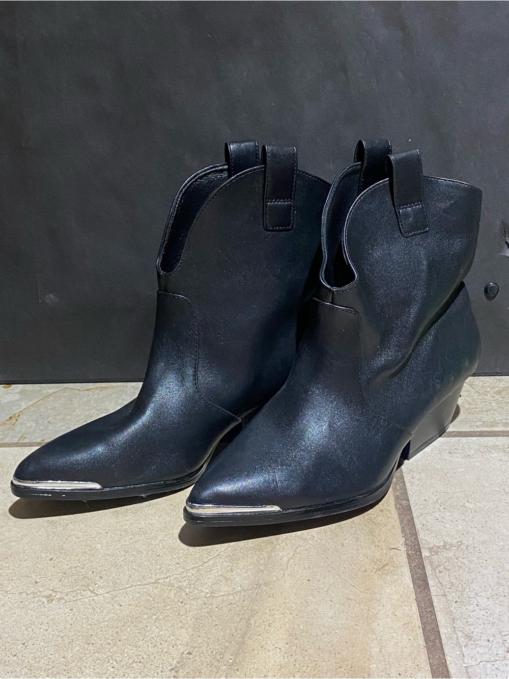 Universal Thread Black Western-Inspired Ankle Booties